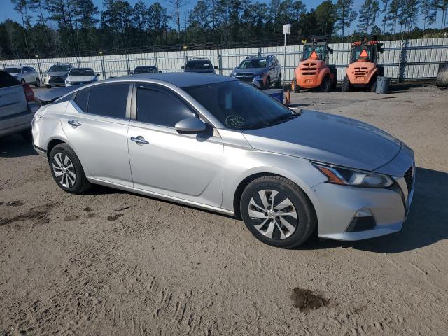 1N4BL4BV0KC207902 - 2019 NISSAN ALTIMA S SILVER photo 4