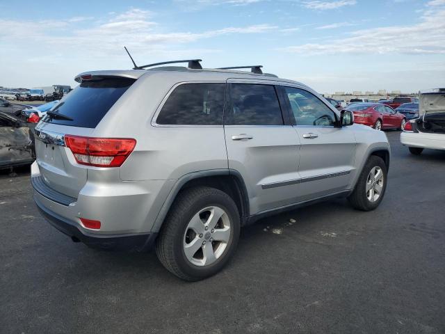 1J4RR4GT1BC715868 - 2011 JEEP GRAND CHER LAREDO ვერცხლისფერი ფოტო 3