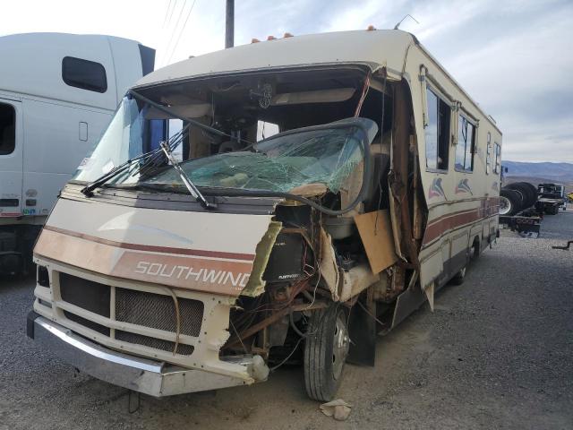 1GBKP37W9J3302925 - 1988 CHEVROLET P30 BEIGE photo 2