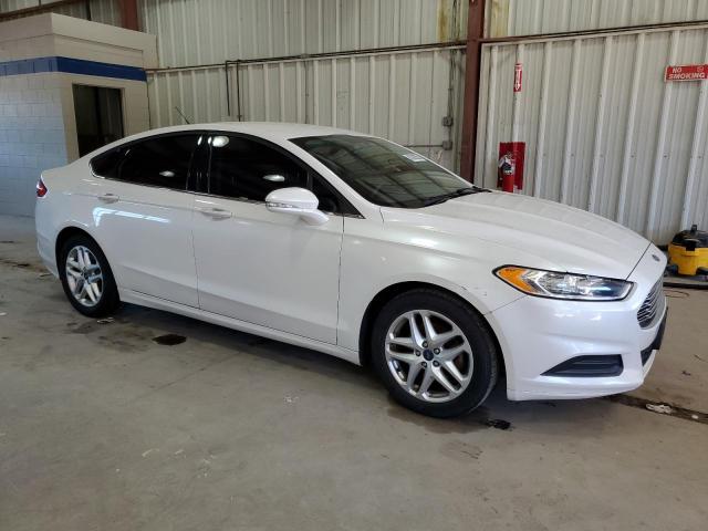 3FA6P0HD8FR299815 - 2015 FORD FUSION SE WHITE photo 4