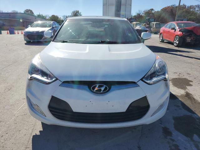 KMHTC6AD3HU320096 - 2017 HYUNDAI VELOSTER WHITE photo 5