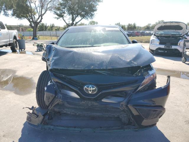4T1G11AK8NU638199 - 2022 TOYOTA CAMRY SE Қара фото 5