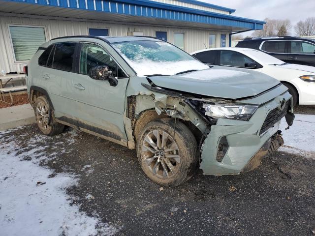 2T3A1RFV3KW024462 - 2019 TOYOTA RAV4 XLE PREMIUM SILVER photo 4