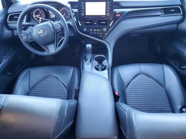 4T1G11AK8MU581808 - 2021 TOYOTA CAMRY SE 黑色 照片 8