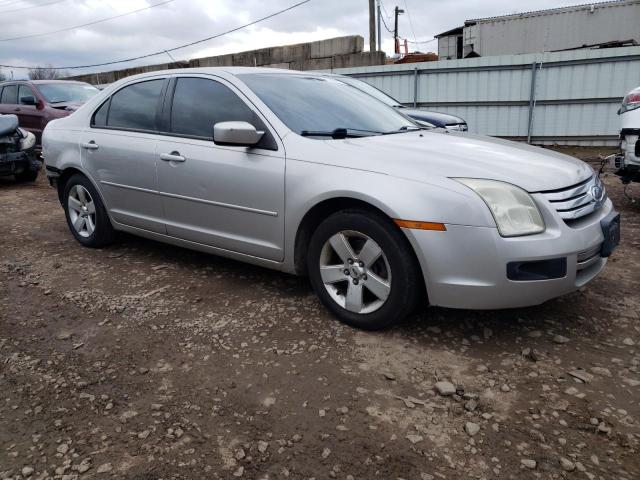 3FAHP07Z68R152997 - 2008 FORD FUSION SE GRAY photo 4