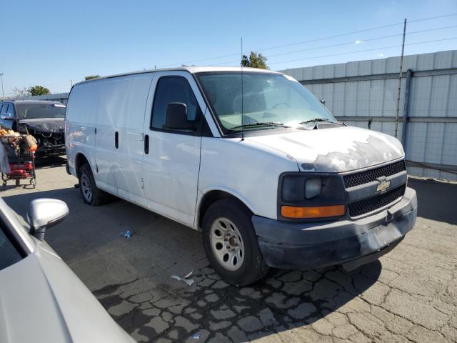 1GCSGAFX5B1119304 - 2011 CHEVROLET EXPRESS G1 白色 照片 4