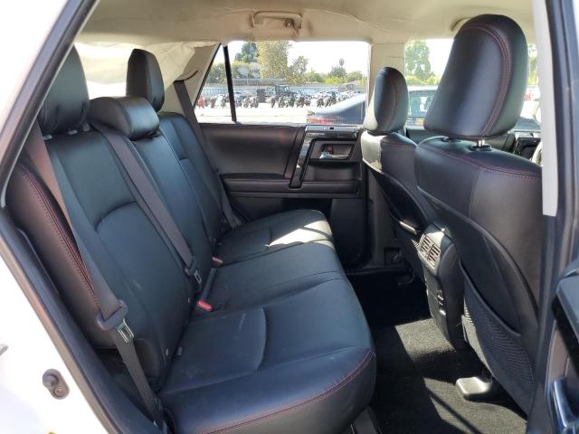 JTEBU5JR2H5443994 - 2017 TOYOTA 4RUNNER SR5/SR5 PREMIUM WHITE photo 11