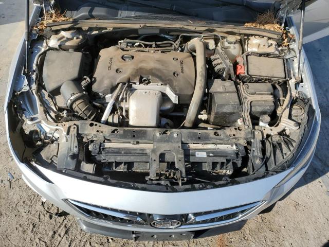 W04GL6SX8K1025240 - 2019 BUICK REGAL PREFERRED SILVER photo 11