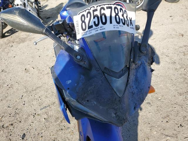 MH3RH06Y4GK013900 - 2016 YAMAHA YZFR3 BLUE photo 9