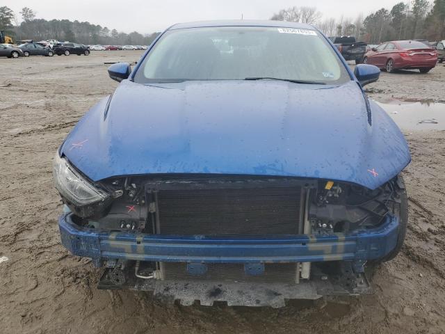 3FA6P0H75HR319256 - 2017 FORD FUSION SE BLUE photo 5