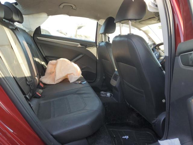 1VWDT7A32HC047659 - 2017 VOLKSWAGEN PASSAT R-LINE წითელი ფოტო 10