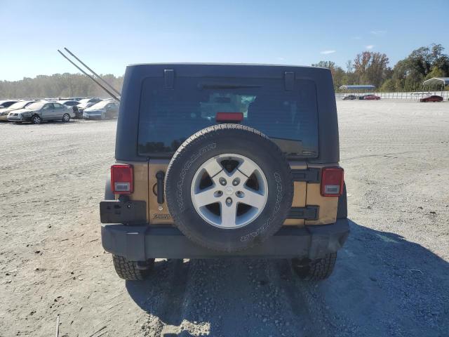 1C4HJWDG7FL620619 - 2015 JEEP WRANGLER UNLIMITED SPORT 金色 照片 6