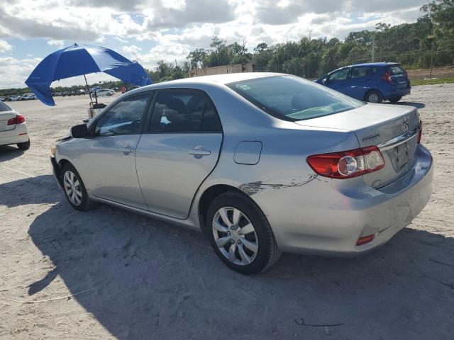 5YFBU4EE4CP056574 - 2012 TOYOTA COROLLA BASE Silber Foto 2