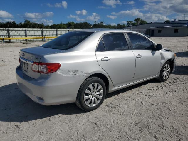 5YFBU4EE4CP056574 - 2012 TOYOTA COROLLA BASE Silber Foto 3