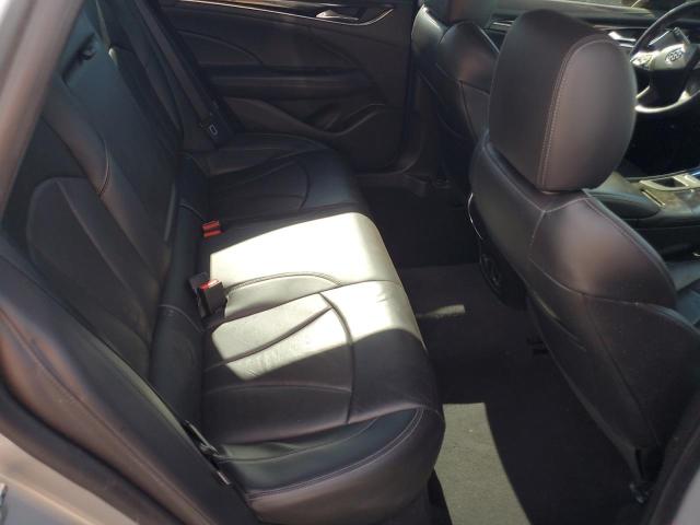 1G4ZR5SS6JU138138 - 2018 BUICK LACROSSE PREMIUM Сріблястий фото 10