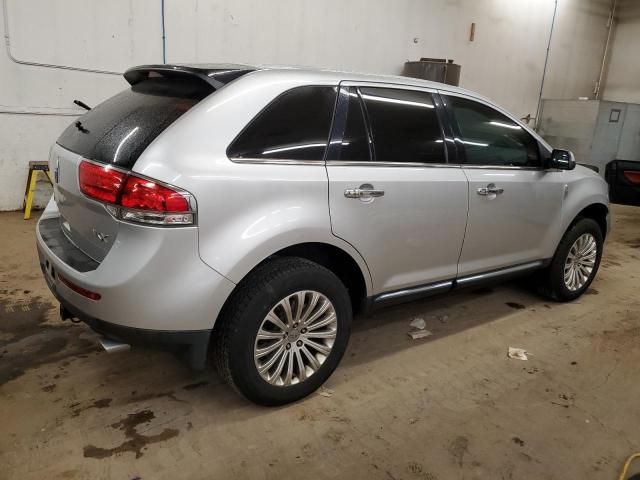 2LMDJ6JK7DBL48819 - 2013 LINCOLN MKX SILVER photo 3