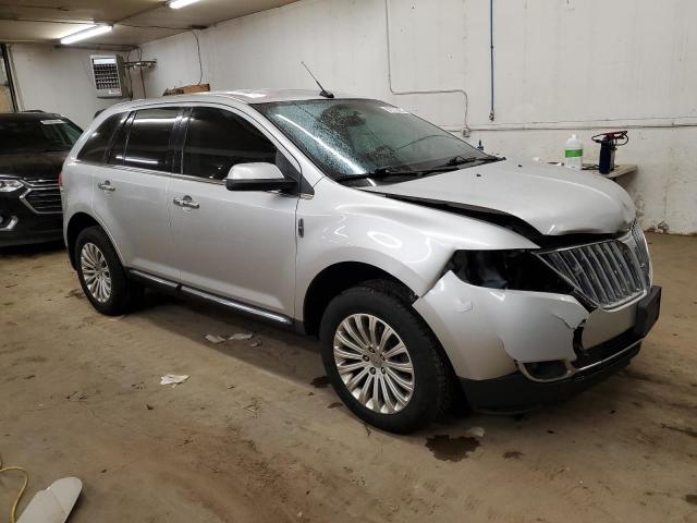 2LMDJ6JK7DBL48819 - 2013 LINCOLN MKX SILVER photo 4