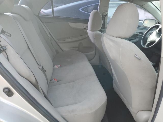 5YFBU4EEXDP202588 - 2013 TOYOTA CAROLLA BASE SILVER photo 10