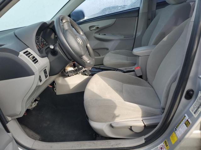 5YFBU4EEXDP202588 - 2013 TOYOTA CAROLLA BASE SILVER photo 7