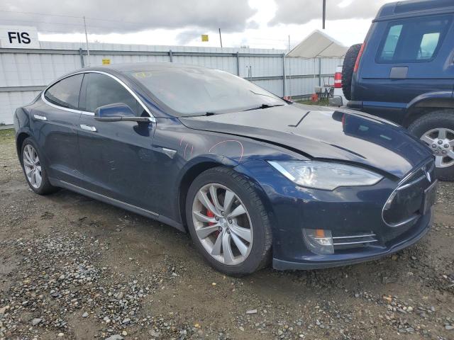 5YJSA1H19EFP60526 - 2014 TESLA MODEL S ლურჯი ფოტო 4