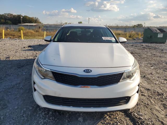 5XXGT4L37HG126997 - 2017 KIA OPTIMA LX თეთრი ფოტო 5