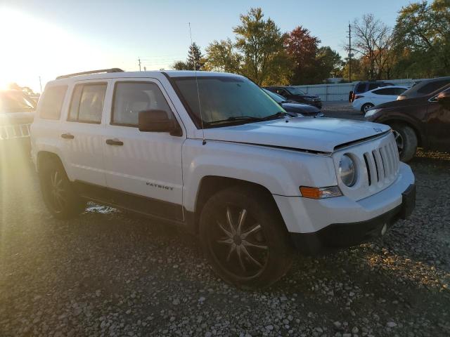 1C4NJPBB3FD203685 - 2015 JEEP PATRIOT SPORT WHITE photo 4
