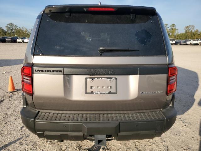 JTEABFAJ1RK004452 - 2024 TOYOTA LAND CRUIS BASE Brązowy zdjęcie 6