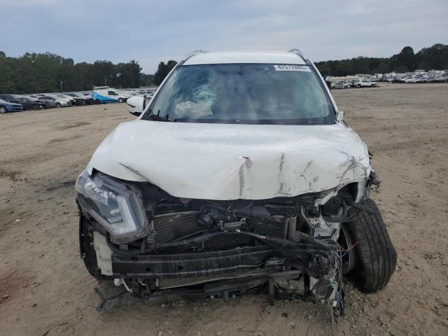 KNMAT2MT7JP525495 - 2018 NISSAN ROGUE S Білий фото 5