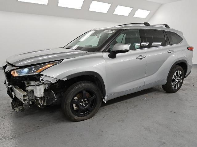 5TDHZRAH5MS537192 - 2021 TOYOTA HIGHLANDER XLE SILVER photo 1
