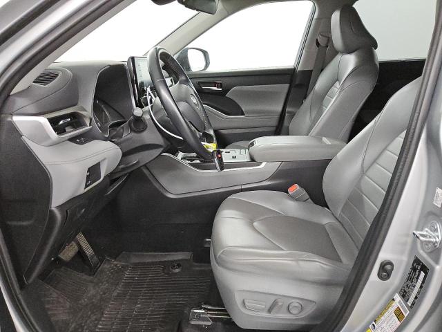 5TDHZRAH5MS537192 - 2021 TOYOTA HIGHLANDER XLE SILVER photo 7