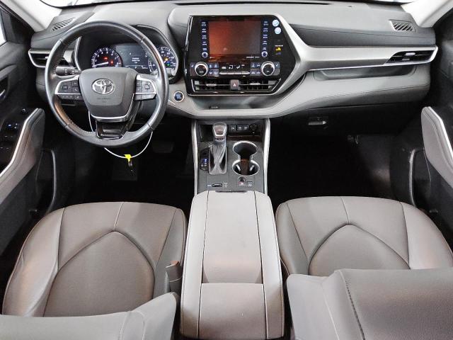 5TDHZRAH5MS537192 - 2021 TOYOTA HIGHLANDER XLE SILVER photo 8