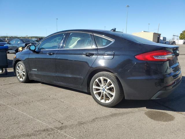 3FA6P0LU0KR196857 - 2019 FORD FUSION SE BLACK photo 2