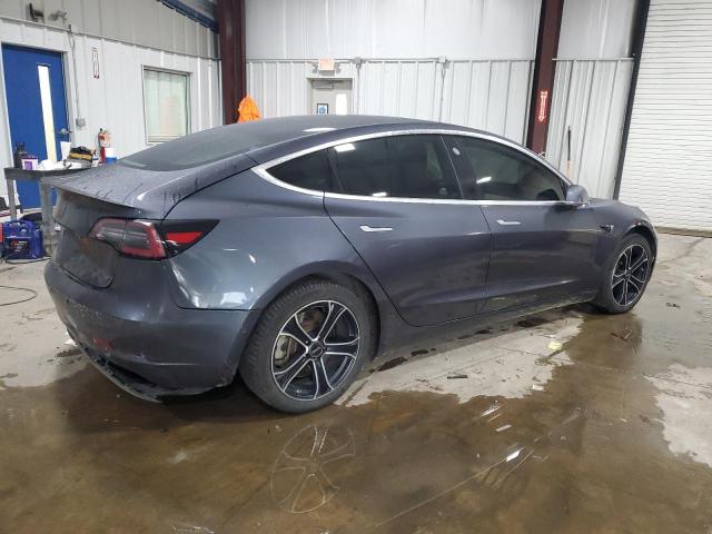 5YJ3E1EB4JF087354 - 2018 TESLA MODEL 3 ნაცრისფერი ფოტო 3