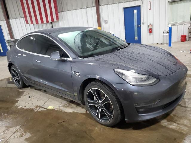 5YJ3E1EB4JF087354 - 2018 TESLA MODEL 3 ნაცრისფერი ფოტო 4