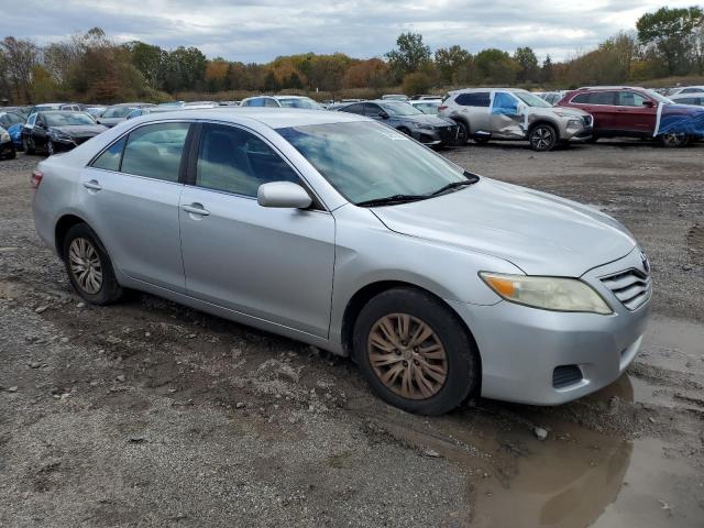 4T4BF3EK1BR148299 - 2011 TOYOTA CAMRY BASE SILVER photo 4