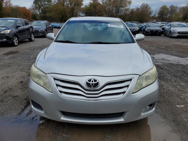 4T4BF3EK1BR148299 - 2011 TOYOTA CAMRY BASE SILVER photo 5