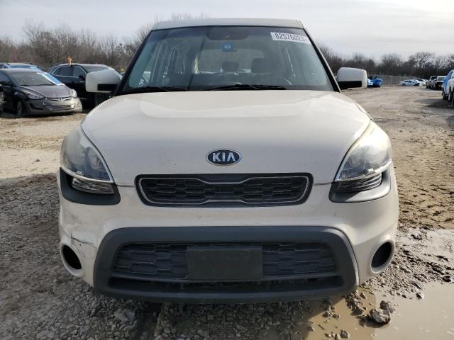 KNDJT2A58D7774608 - 2013 KIA SOUL BEIGE photo 5