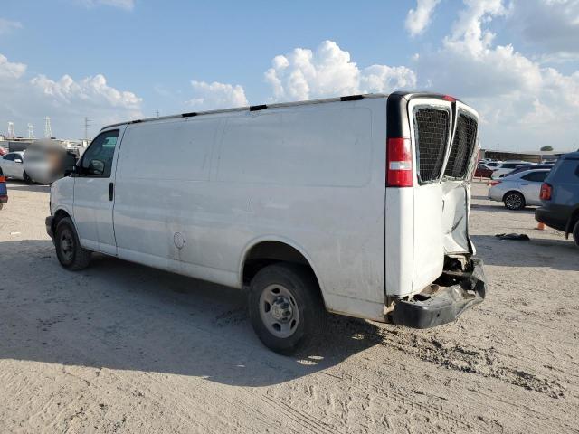1GCWGBFP6L1144317 - 2020 CHEVROLET EXPRESS G2 WHITE photo 2