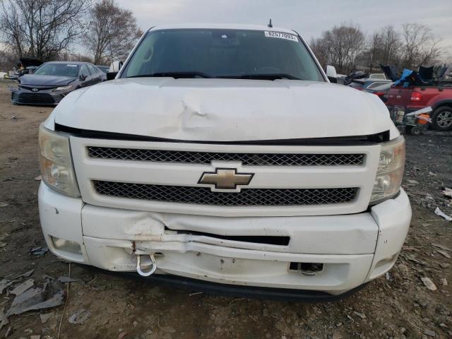 3GCEK23329G225000 - 2009 CHEVROLET SILVERADO K1500 LT WHITE photo 5