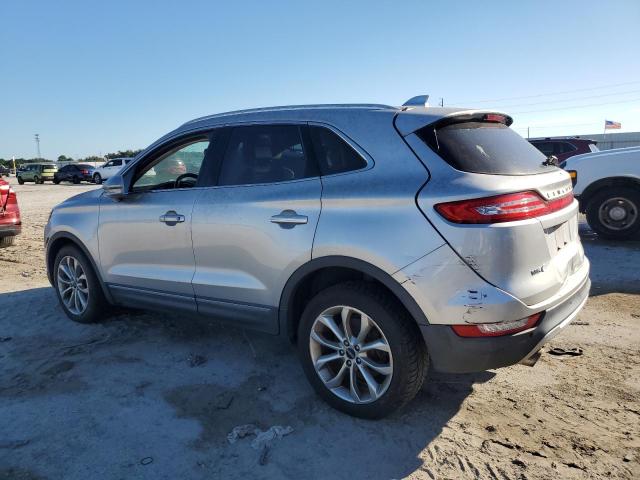 5LMCJ2C91JUL20690 - 2018 LINCOLN MKC SELECT Argent photo 2
