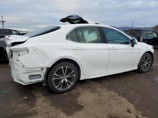 4T1B11HK1JU063308 - 2018 TOYOTA CAMRY L WHITE photo 3