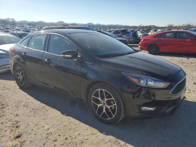 1FADP3H24HL212470 - 2017 FORD FOCUS SEL BLACK photo 4