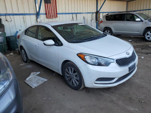 KNAFX4A63E5063701 - 2014 KIA FORTE LX WHITE photo 4