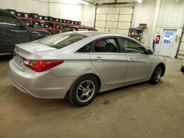 5NPEB4AC6BH269576 - 2011 HYUNDAI SONATA GLS SILVER photo 3