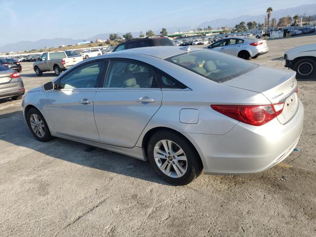 5NPEB4AC2CH396634 - 2012 HYUNDAI SONATA GLS SILVER photo 2