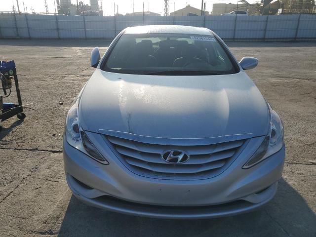 5NPEB4AC2CH396634 - 2012 HYUNDAI SONATA GLS SILVER photo 5