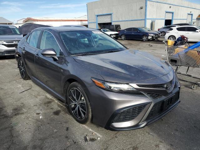 4T1T11AK7RU850869 - 2024 TOYOTA CAMRY SE NIGHT SHADE CHARCOAL photo 4