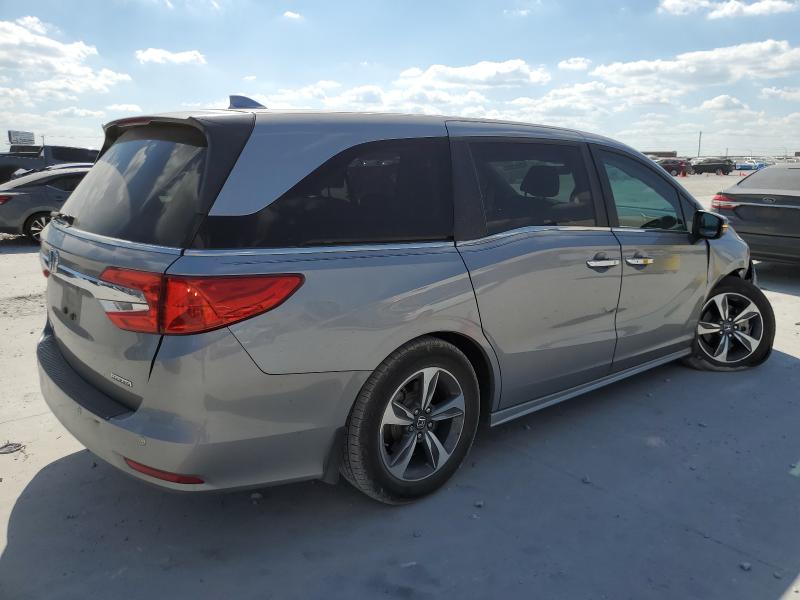 5FNRL6H80JB075540 - 2018 HONDA ODYSSEY TOURING SILVER photo 3