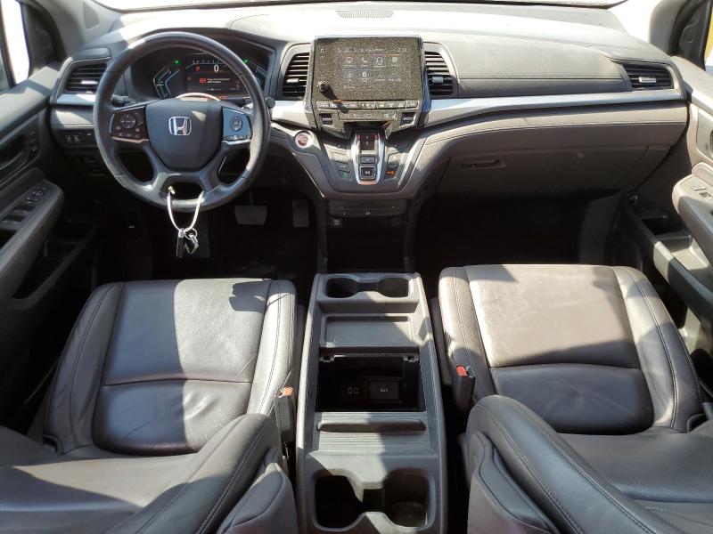 5FNRL6H80JB075540 - 2018 HONDA ODYSSEY TOURING SILVER photo 8