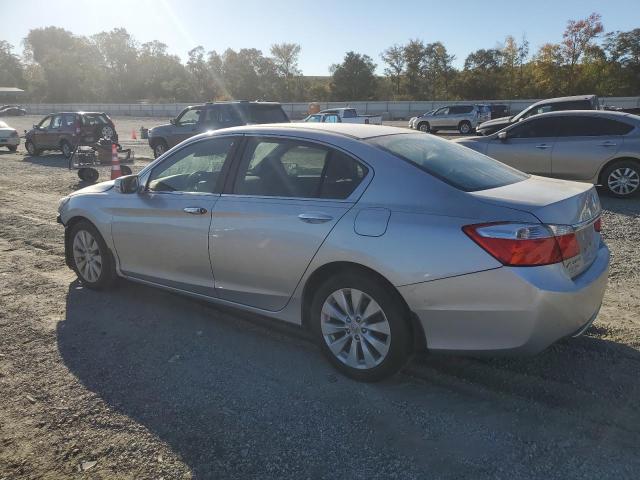 1HGCR2F72DA023199 - 2013 HONDA ACCORD EX ვერცხლისფერი ფოტო 2